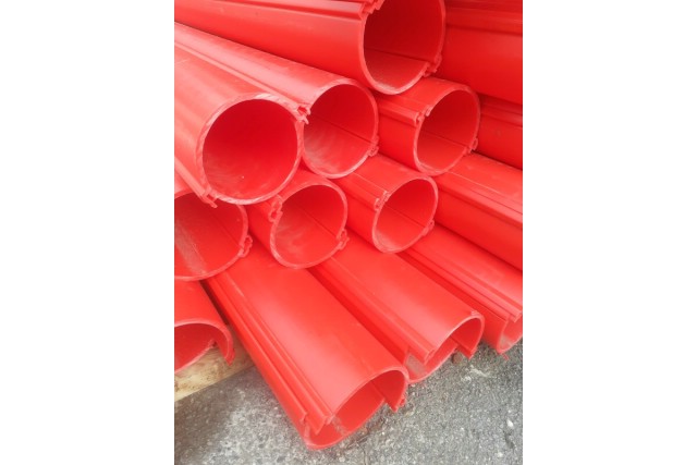 Trubka pod�ln� d�len� �erven� - 160 PS