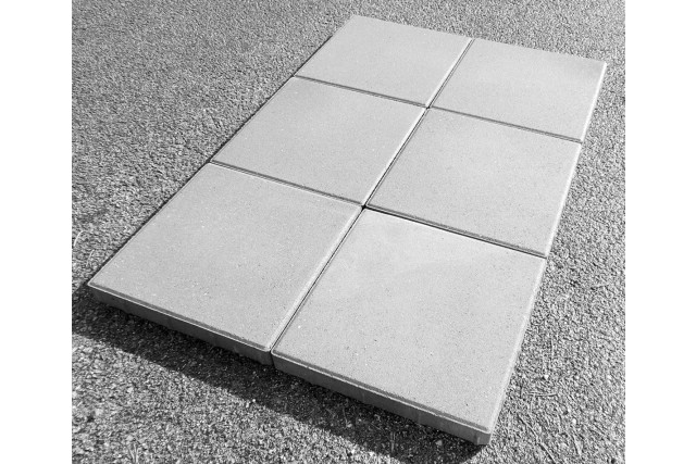 SLOUPRNA MAJDALENA Dlaba betonov 40 x 40 x 5 cm